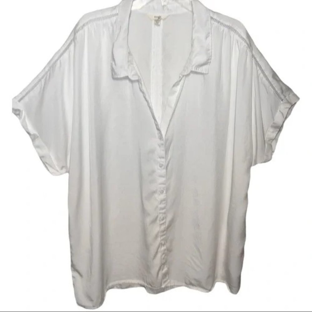 Women’s Plus 2X Button Down Blouse w/Lattice Detail